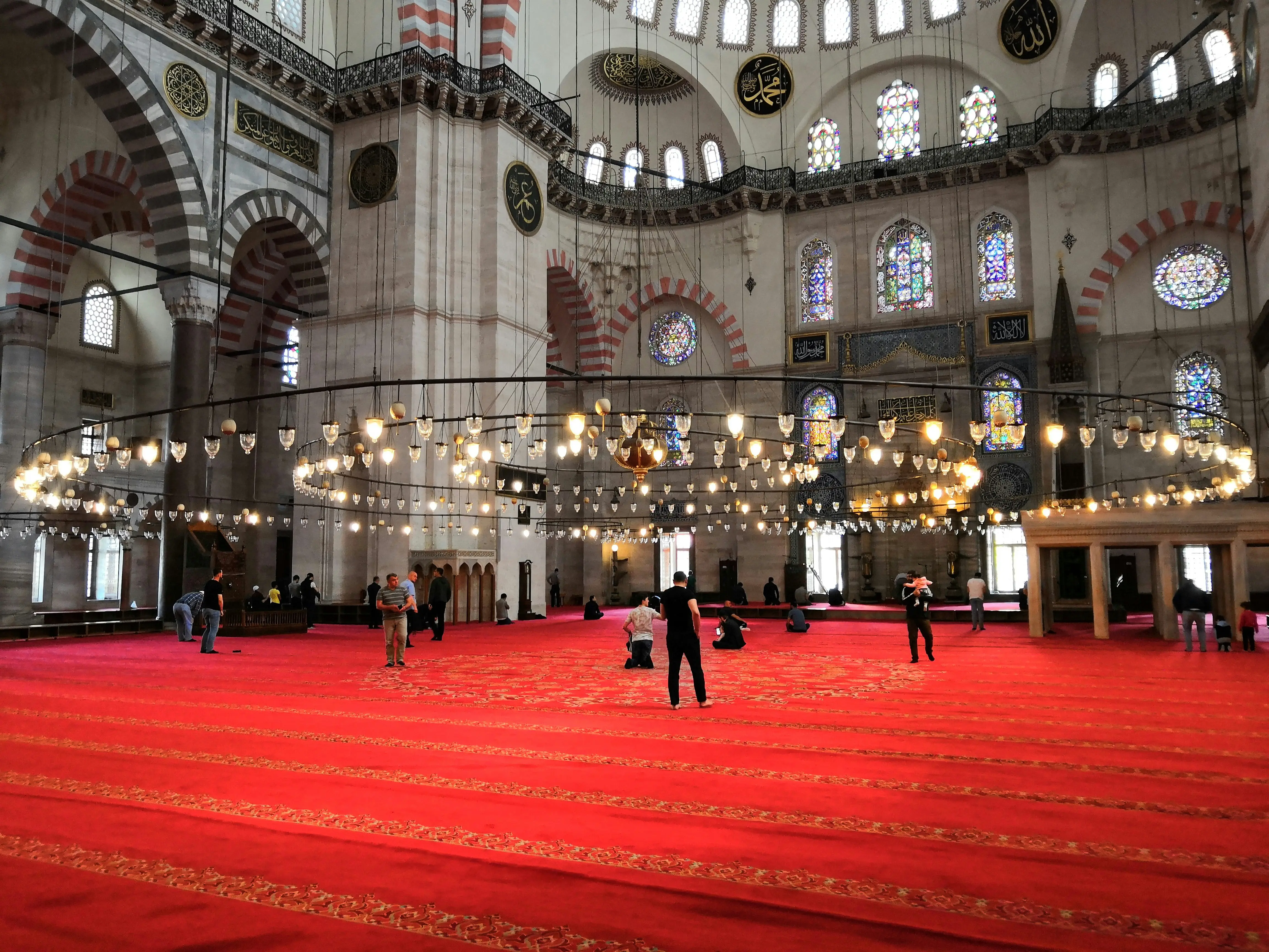Kubbe Halı Camii Ve Kuran Kursu Halı üreticisi